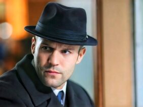 شخص نصاب بيستغل اخوه المريض وبيراهن عليه في لعبة الموت وبيكسب من وراه فلوس كتير-ملخص فيلم (13)