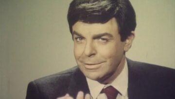 فيلم الموظفون في الارض