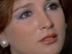 نجلاء فتحى و حسين فهمى و ليلى صادق و احمد مظهر و الفيلم الرومانسى الرائع ( حب بجنون )